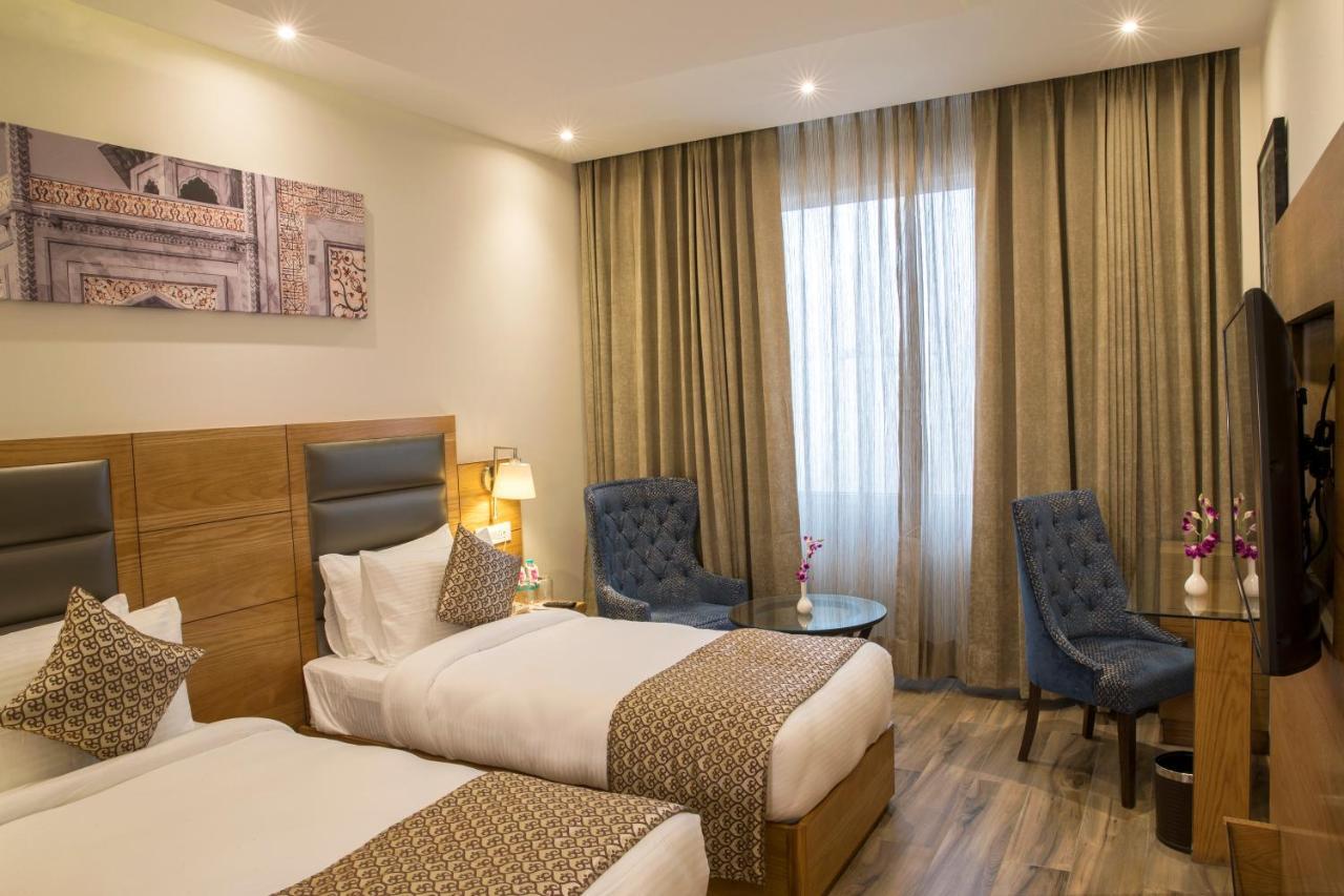 Regenta Central Cassia Zirakpur Chandigarh Exterior foto