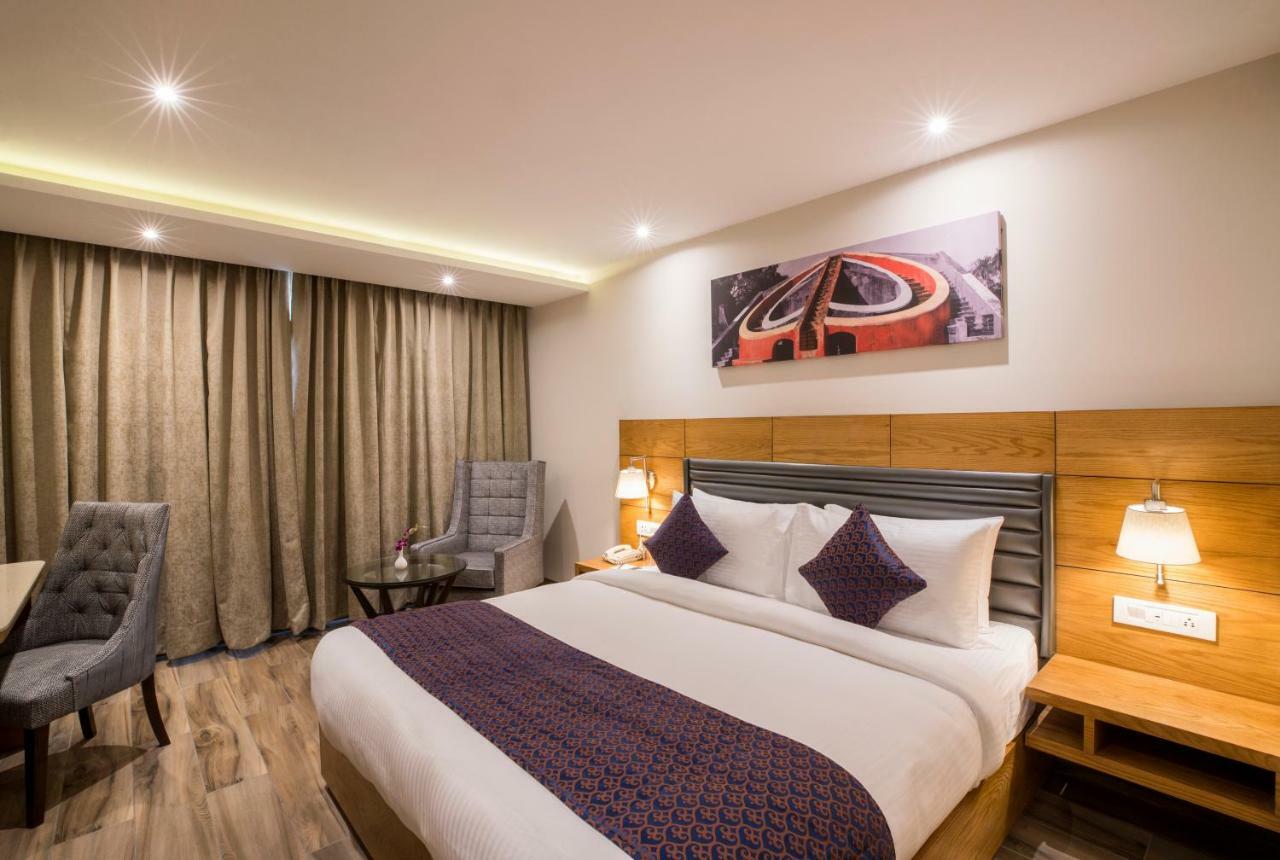 Regenta Central Cassia Zirakpur Chandigarh Exterior foto