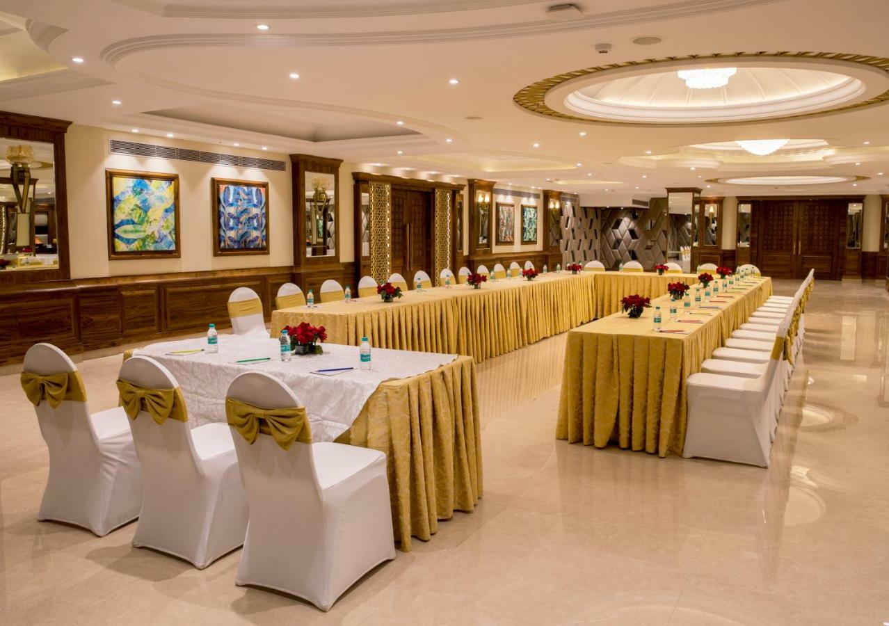 Regenta Central Cassia Zirakpur Chandigarh Exterior foto